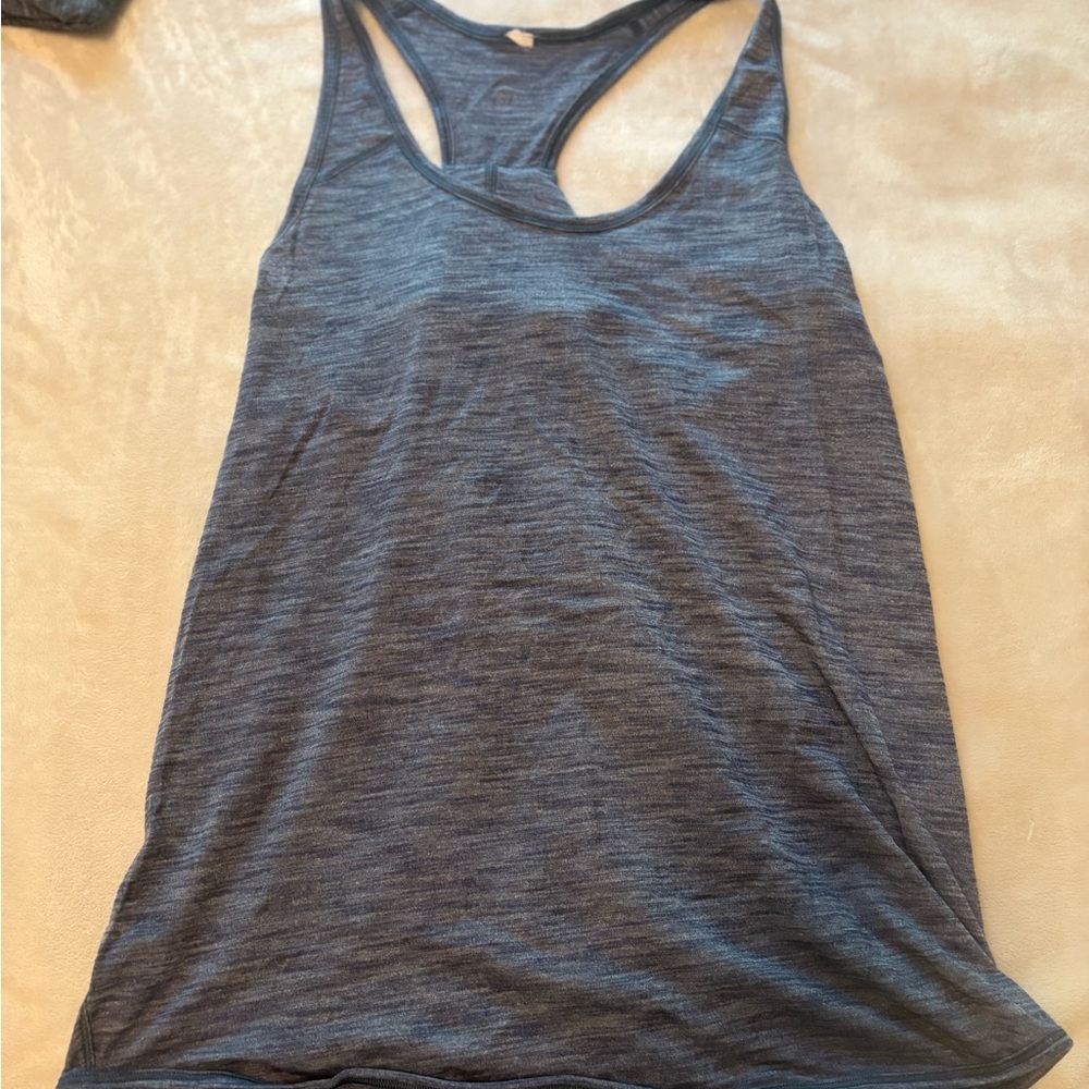 Lululemon workout top